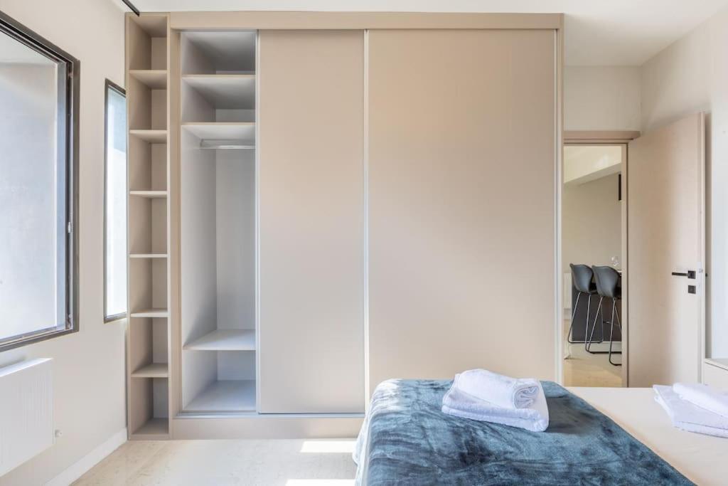 Apartment Out Of Stone - διαμέρισμα 2 υπνοδωματίων -πλατεία δημοκρατίας *