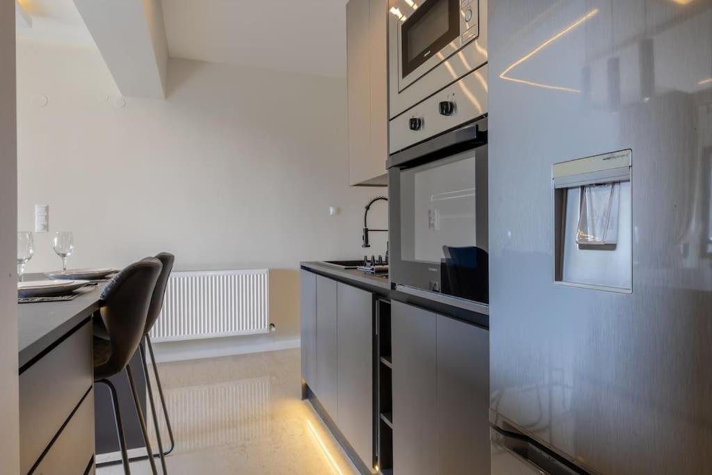 Apartment Out Of Stone - διαμέρισμα 2 υπνοδωματίων -πλατεία δημοκρατίας