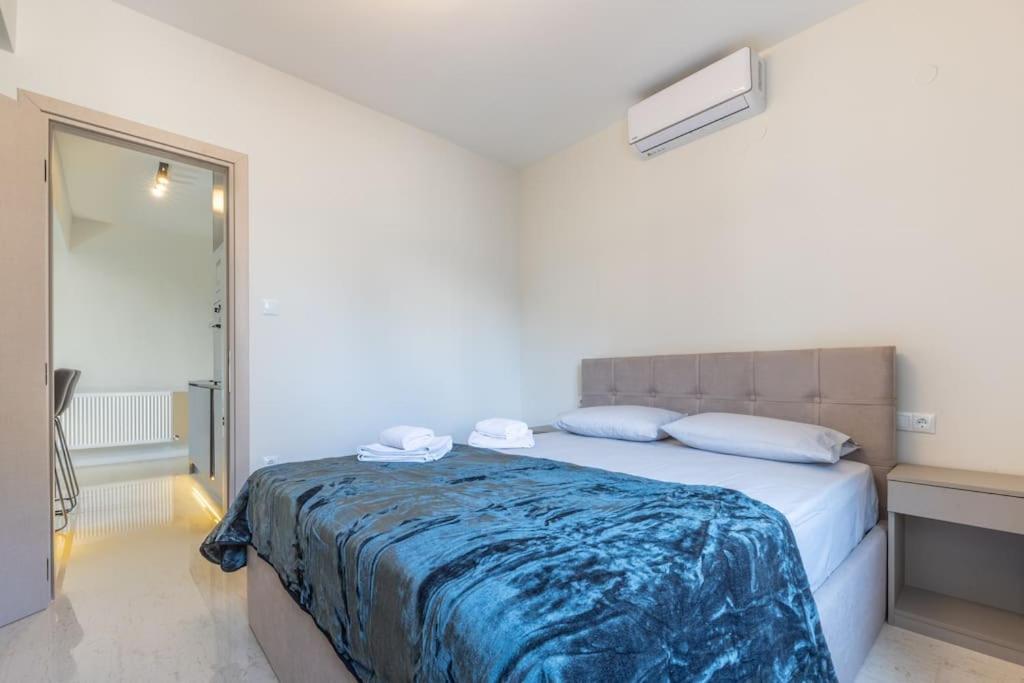 Apartment Out Of Stone - διαμέρισμα 2 υπνοδωματίων -πλατεία δημοκρατίας